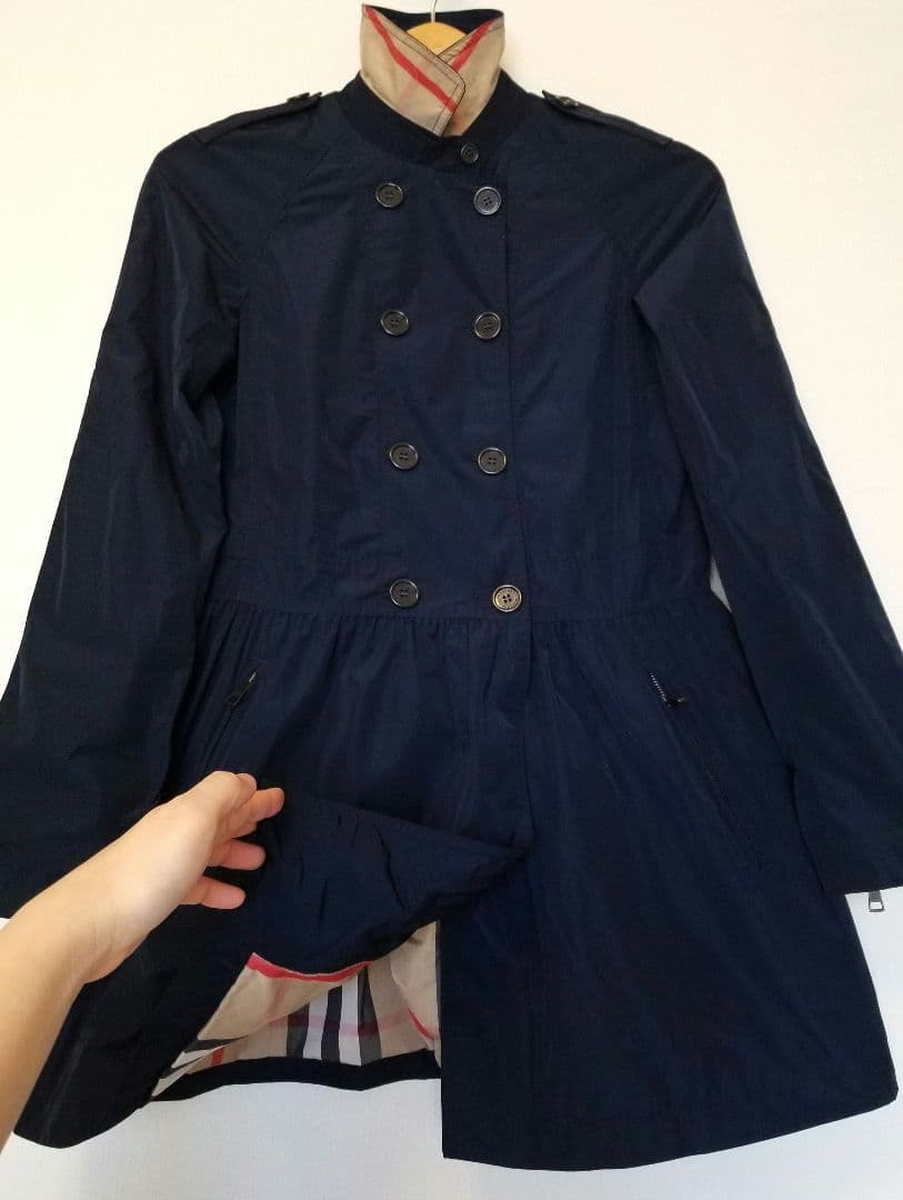 未使用近い人気バーバリーチルドレンハーフコート 美品 ベージュ紺キッズ大人○良品