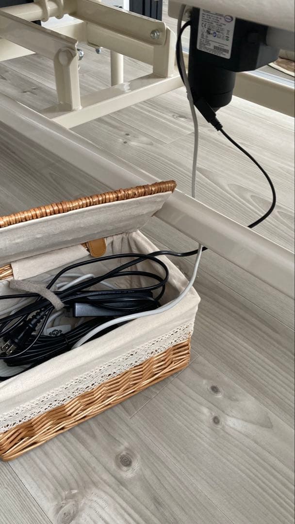 【最終値下げ】美品　高田ベッド　電動昇降式ベッド　施術ベッド　幅70cm