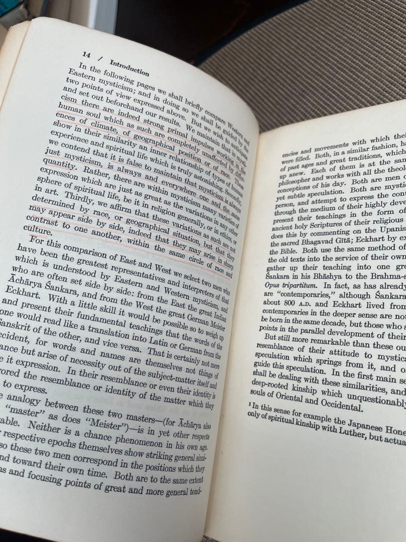 洋書 mysticism east and west