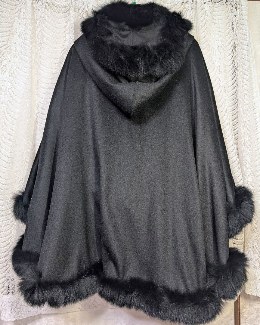 ブルーフォックスファー　カシミアケープコート