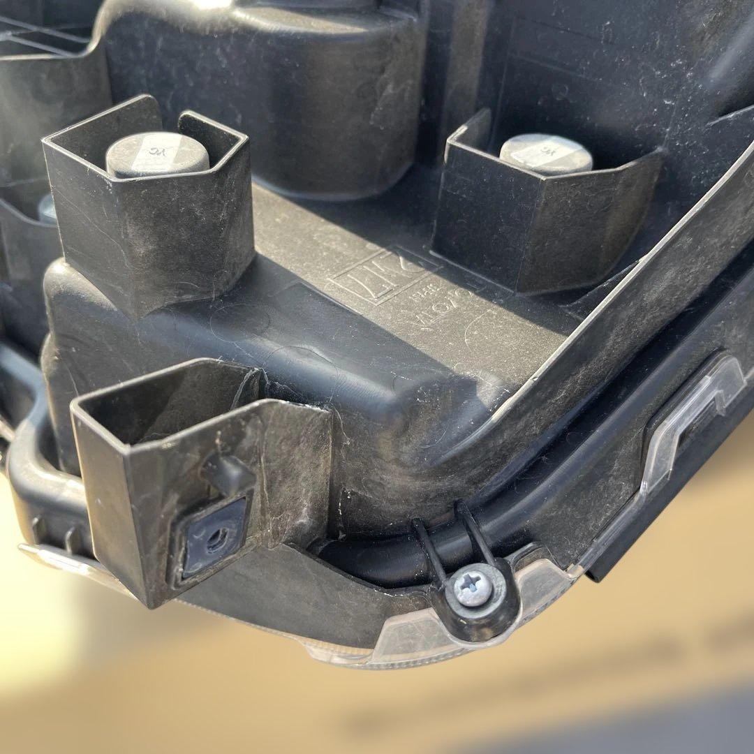 30アルファード左中古ヘッドライト　81185-V2230