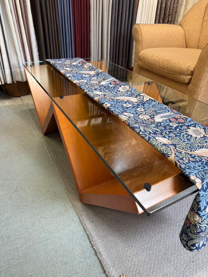 ショパン様用　静けさを映す、美のテーブル。 アルフレックスモンターニュ