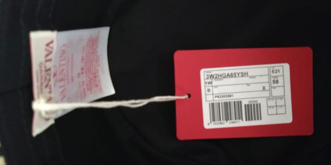 極美品　VALENTINO　ヴァレンティノ　帽子　 バケットハット　タグ付　38