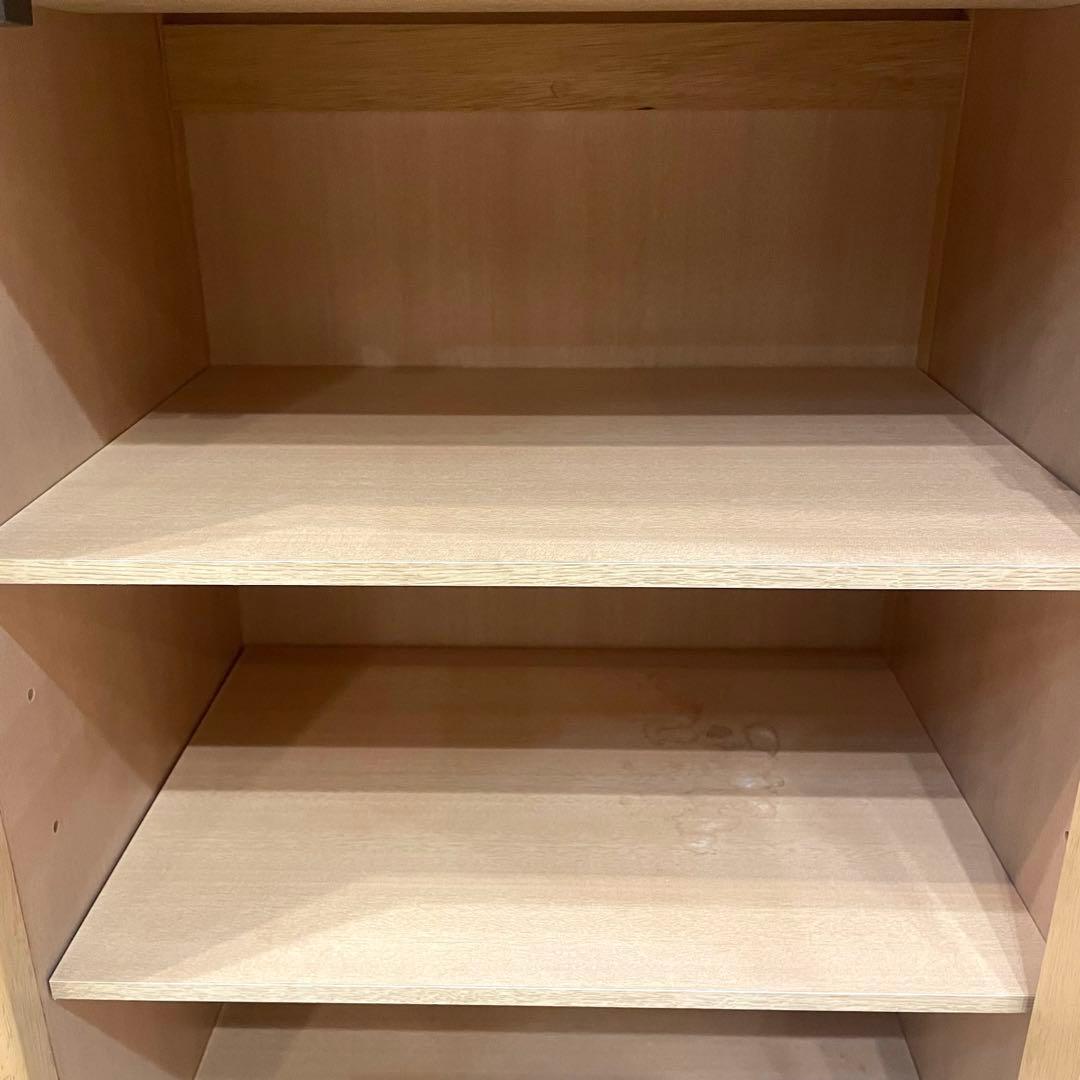 【美品】karimoku キャビネット 収納棚 ガラス扉 コンセント付