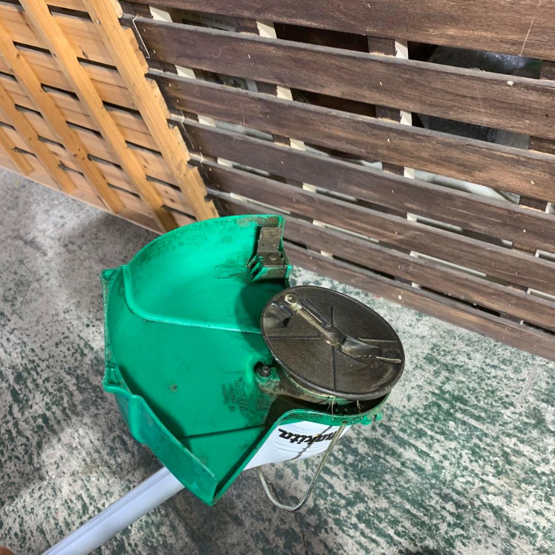 K019 makita マキタ 充電式草刈機 MUR100DSH 草刈り