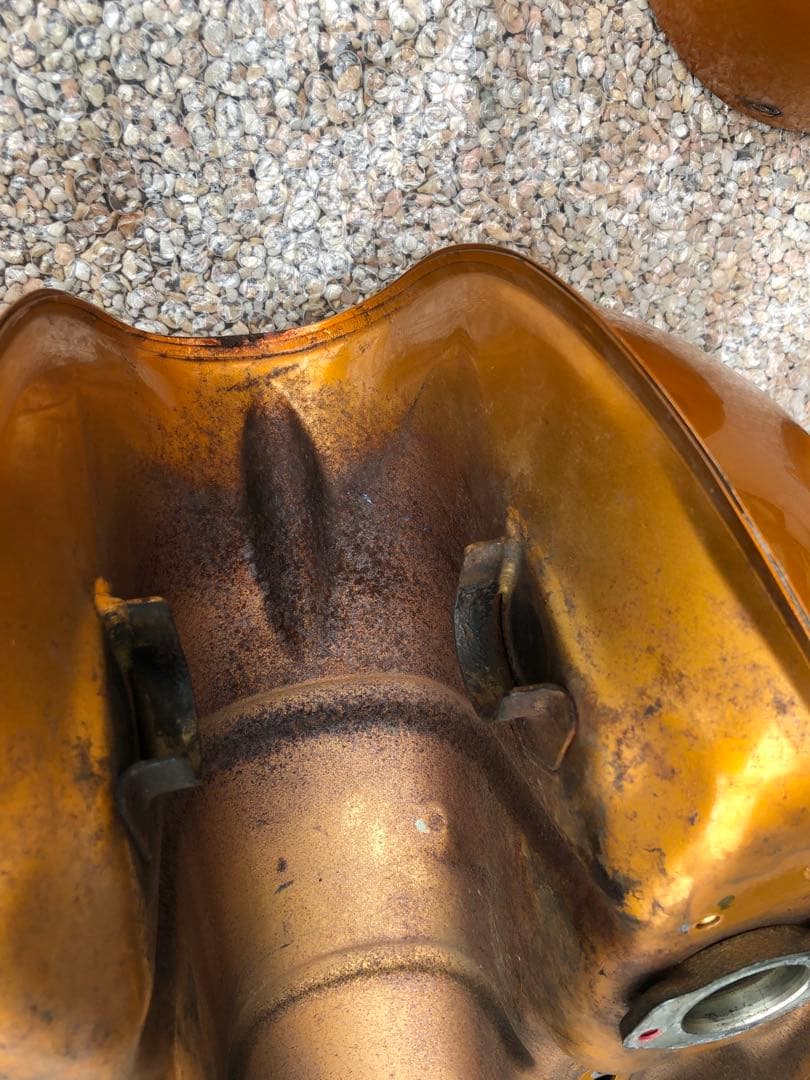 カワサキW800、ガソリンタンク、サイドカバー 、ヘッドライトケース