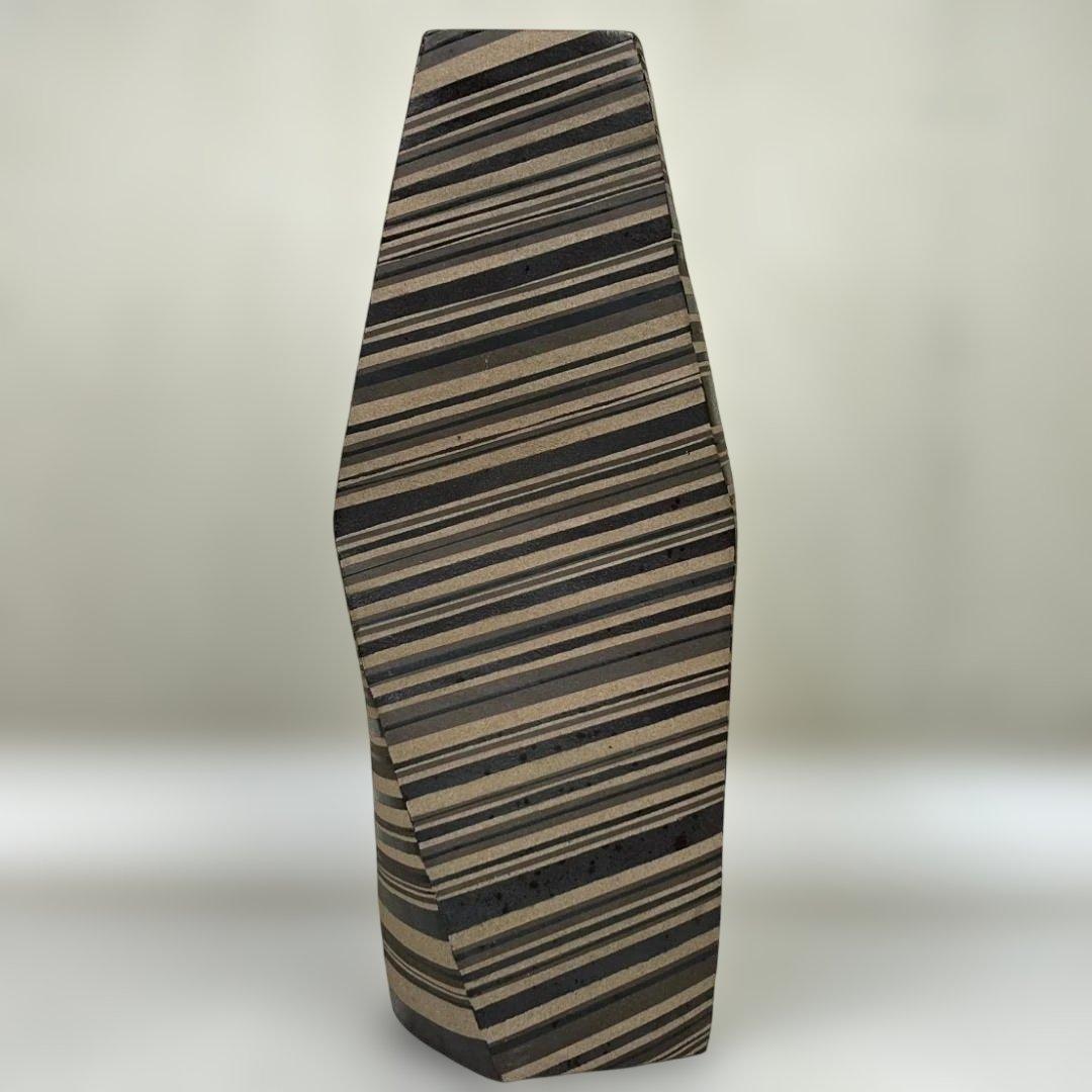 植松隆　『彩泥線紋四角扁器』　美術品　陶芸　作家物　桐箱入り