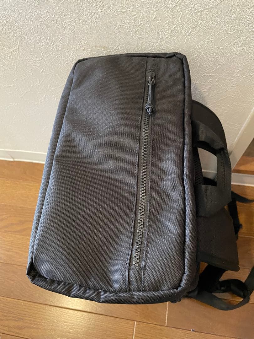 NEW ERA ボックスパック ミディアム 25L プリントロゴ ブラック