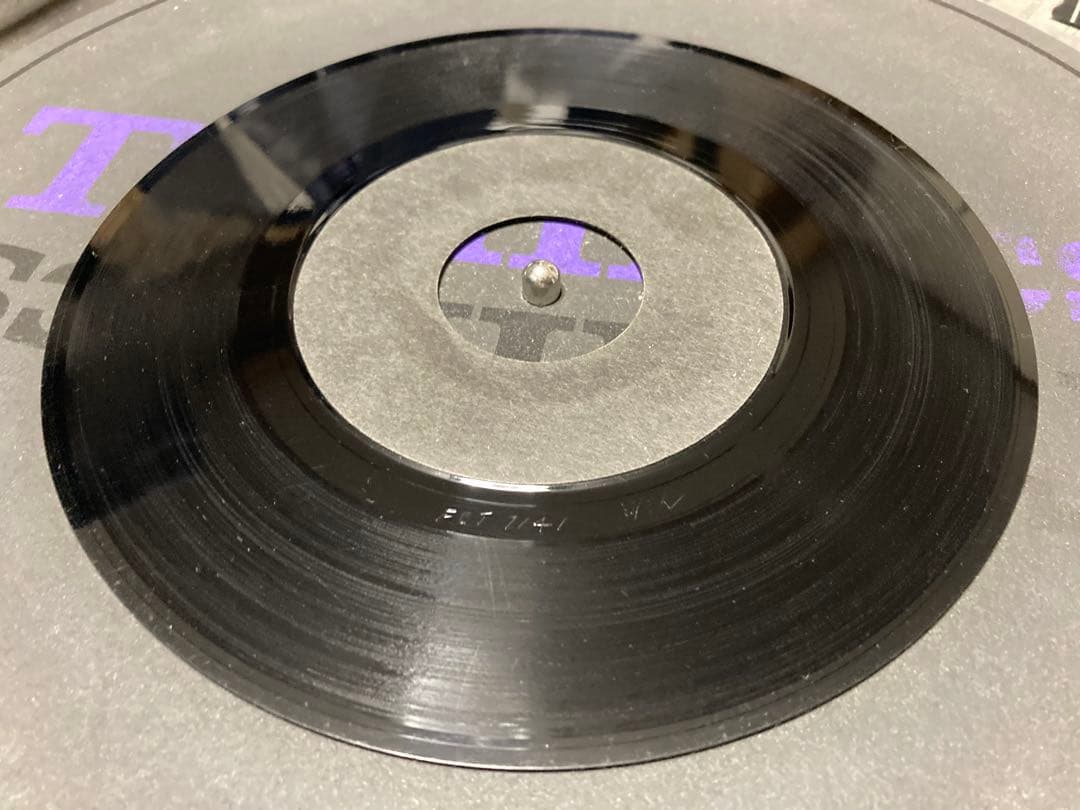 【JDI】Make Yourself Comfortable /Hot Nosh