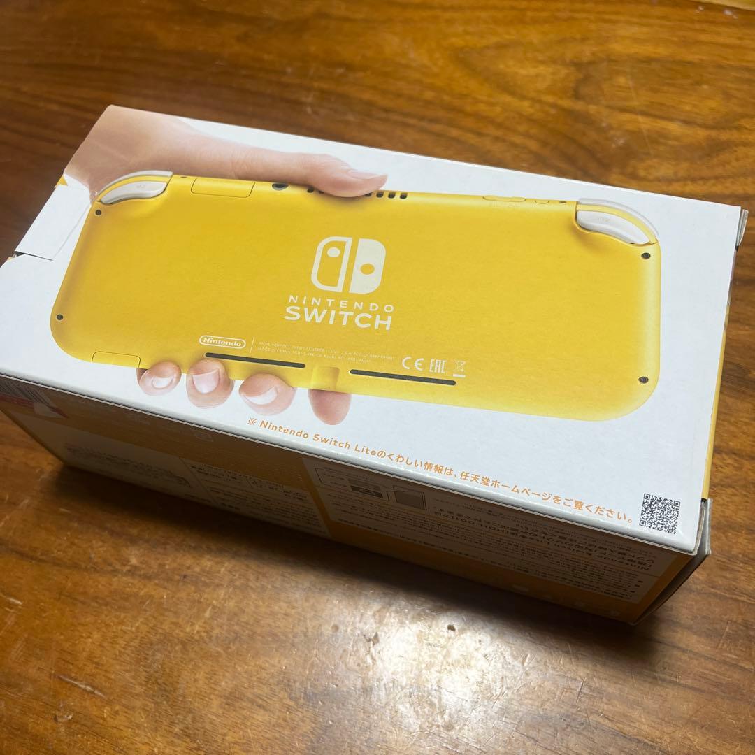 Nintendo Switch ライト　イエロー箱付き