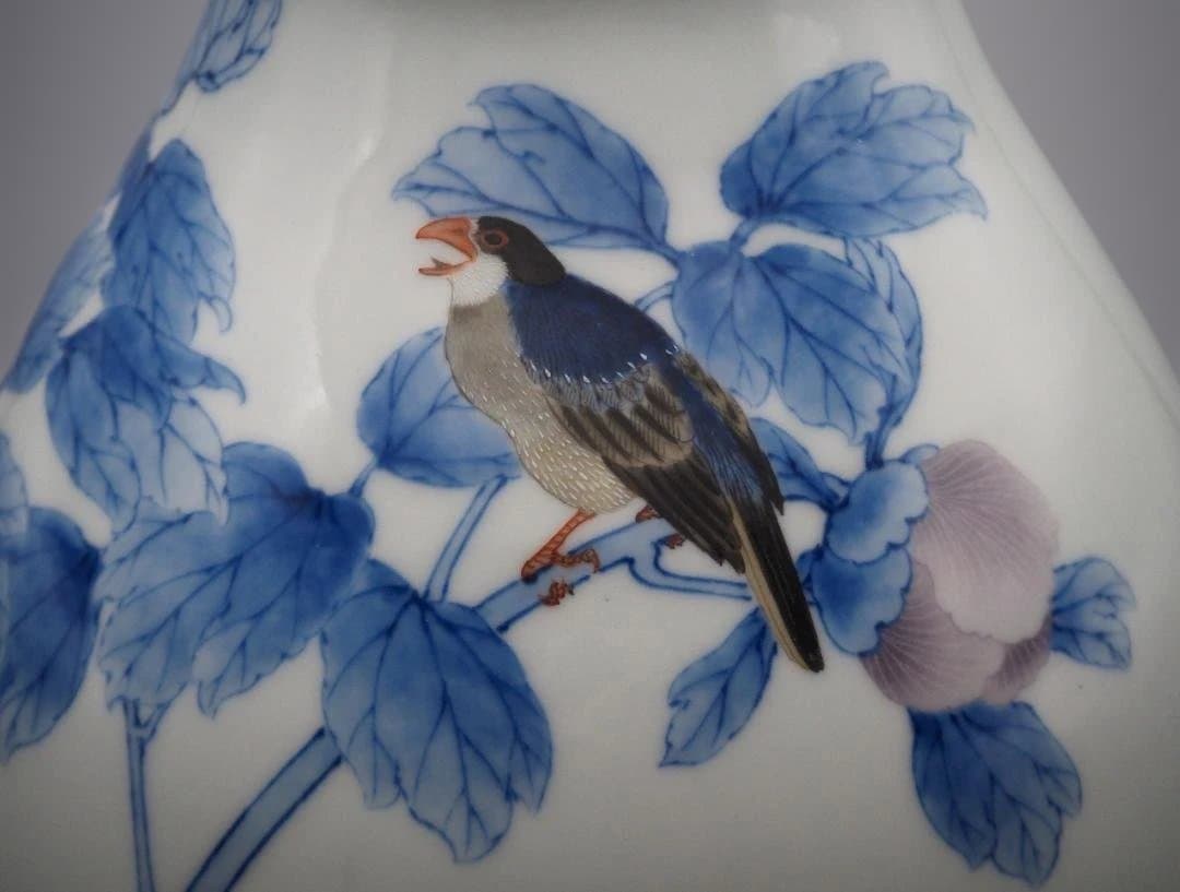 真葛香山 宮川香山 青華釉下彩花瓶 4鳥牡丹図 台付き