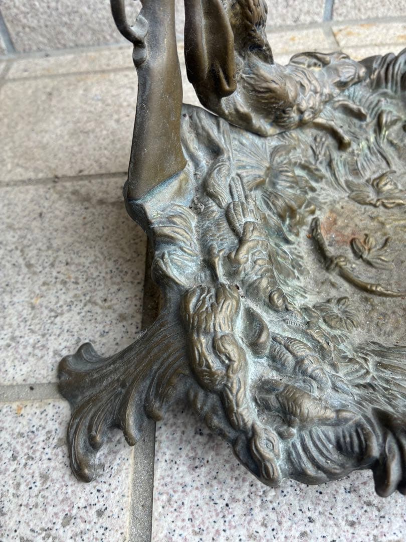 アンティーク　ブロンズ像　犬と獵銃の彫刻付き金属製傘立て