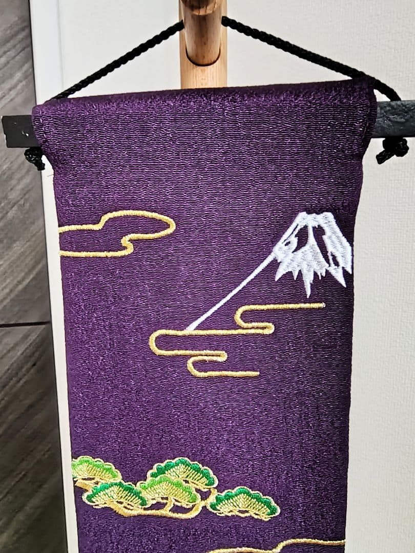 新品✨️室内用吊り飾りの鯉のぼり②小✨️ちりめん細工✕金糸刺繍が豪華でお洒落✨️