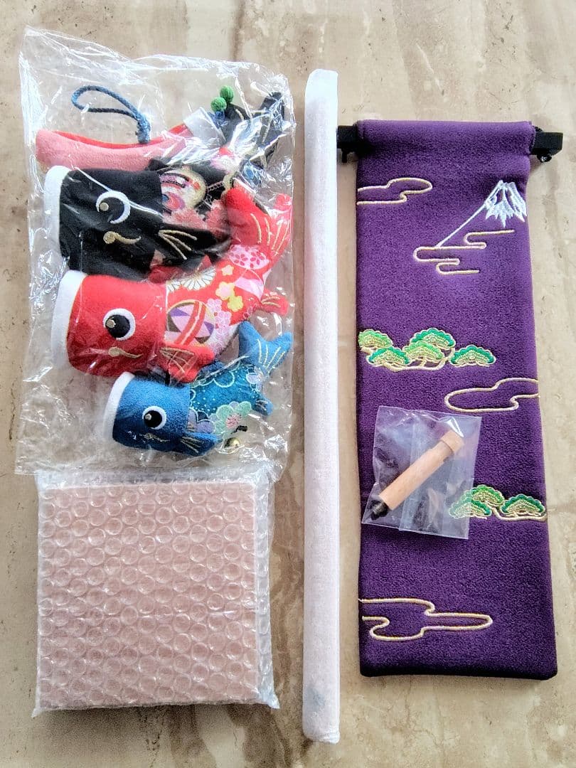 新品✨️室内用吊り飾りの鯉のぼり②小✨️ちりめん細工✕金糸刺繍が豪華でお洒落✨️