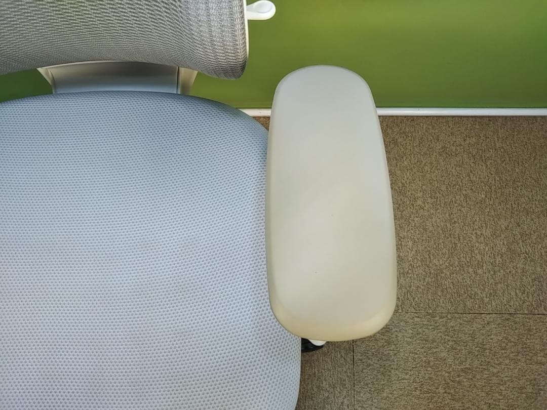 bn　オカムラ　シルフィーチェア　前傾機能　ハイバック　メッシュタイプ　中古