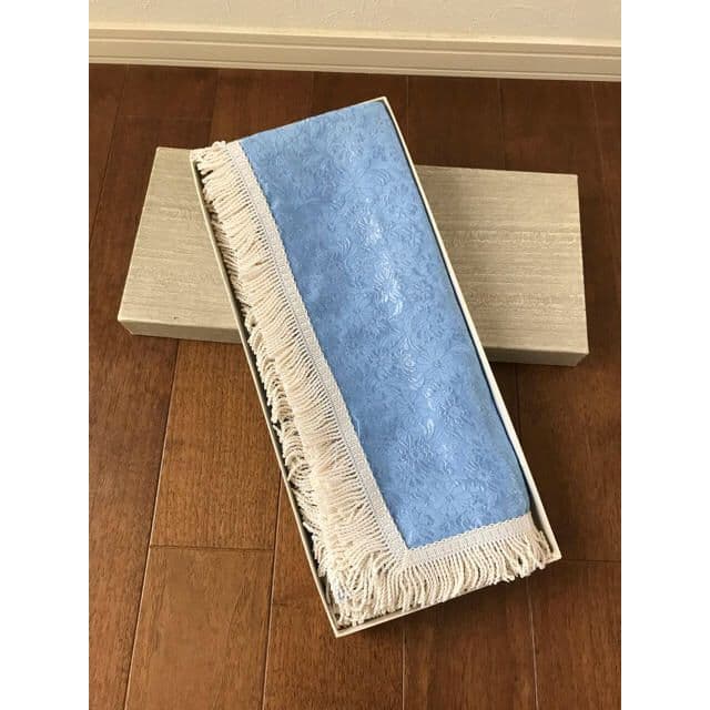 ブルーの花柄テーブルセンター