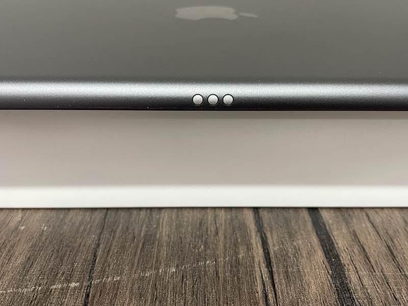 ⑧【美品】iPad Apple 第9世代　Wi-Fiモデル　64GB