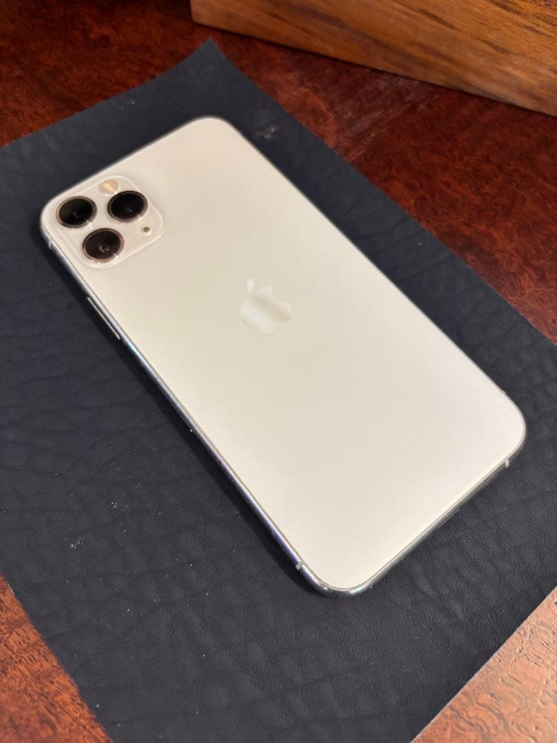 携帯電話本体 iPhone11pro 64g