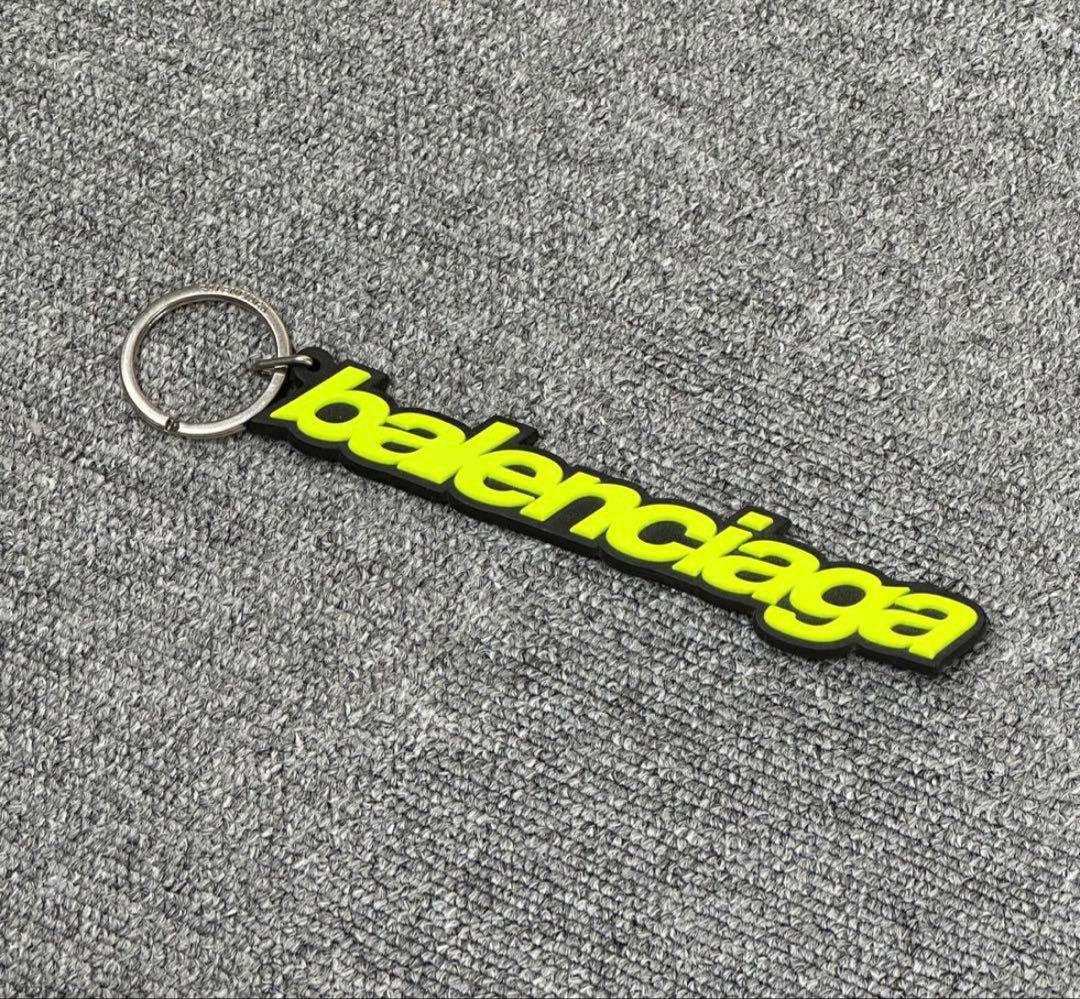 balenciaga ネオンイエロー キーホルダー