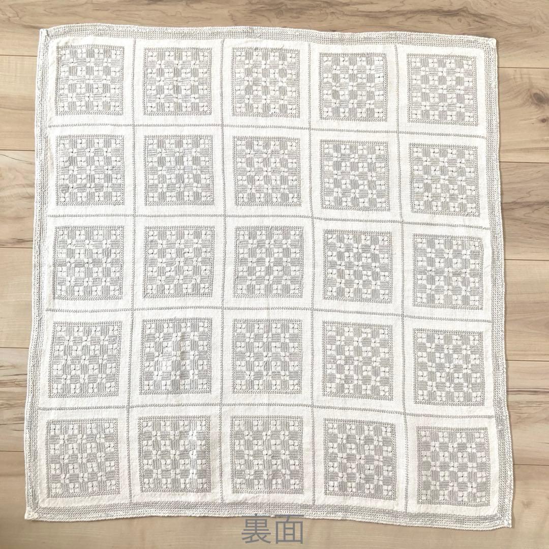 B北欧ヴィンテージ丁寧なニードルワークが施されたリネンのテーブルクロス（グレー）