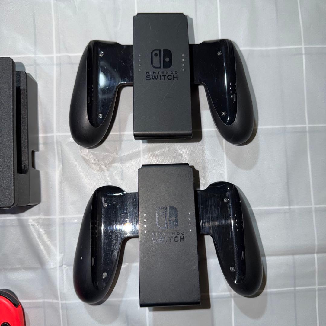 Nintendo Switch グレー/赤 ジョイコン付き　充電器無し
