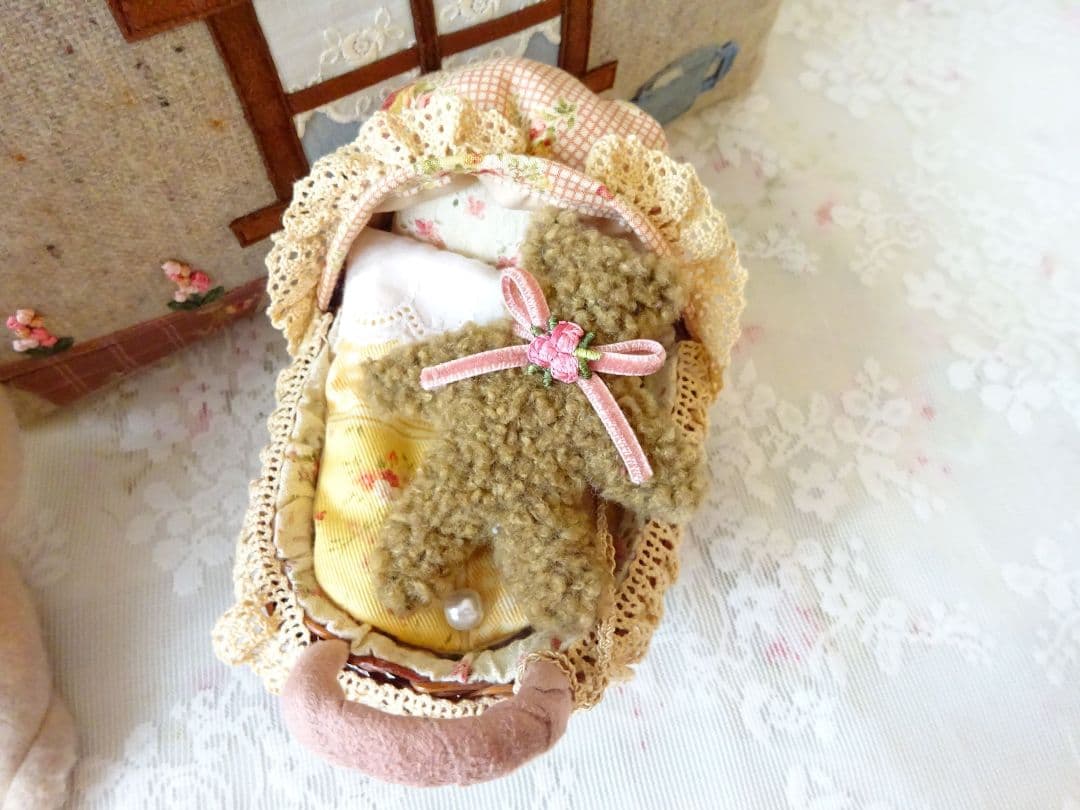 マニー　うさぎハウスコラージュ小物入れ　ぬいぐるみ　イマンローズウォールポケット