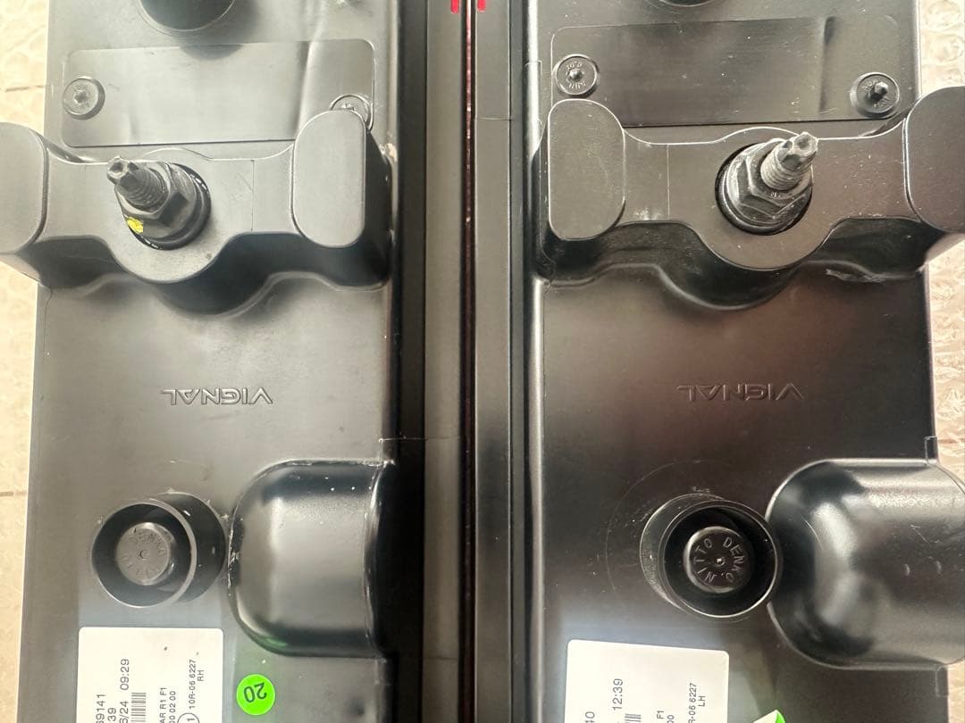 UDトラックス　　LEDテールランプ　左右セット